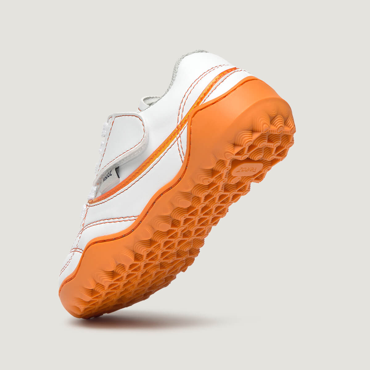 Detalle Amunt Zapatilla de futbol barefoot | Blanco Naranja Microfibra
