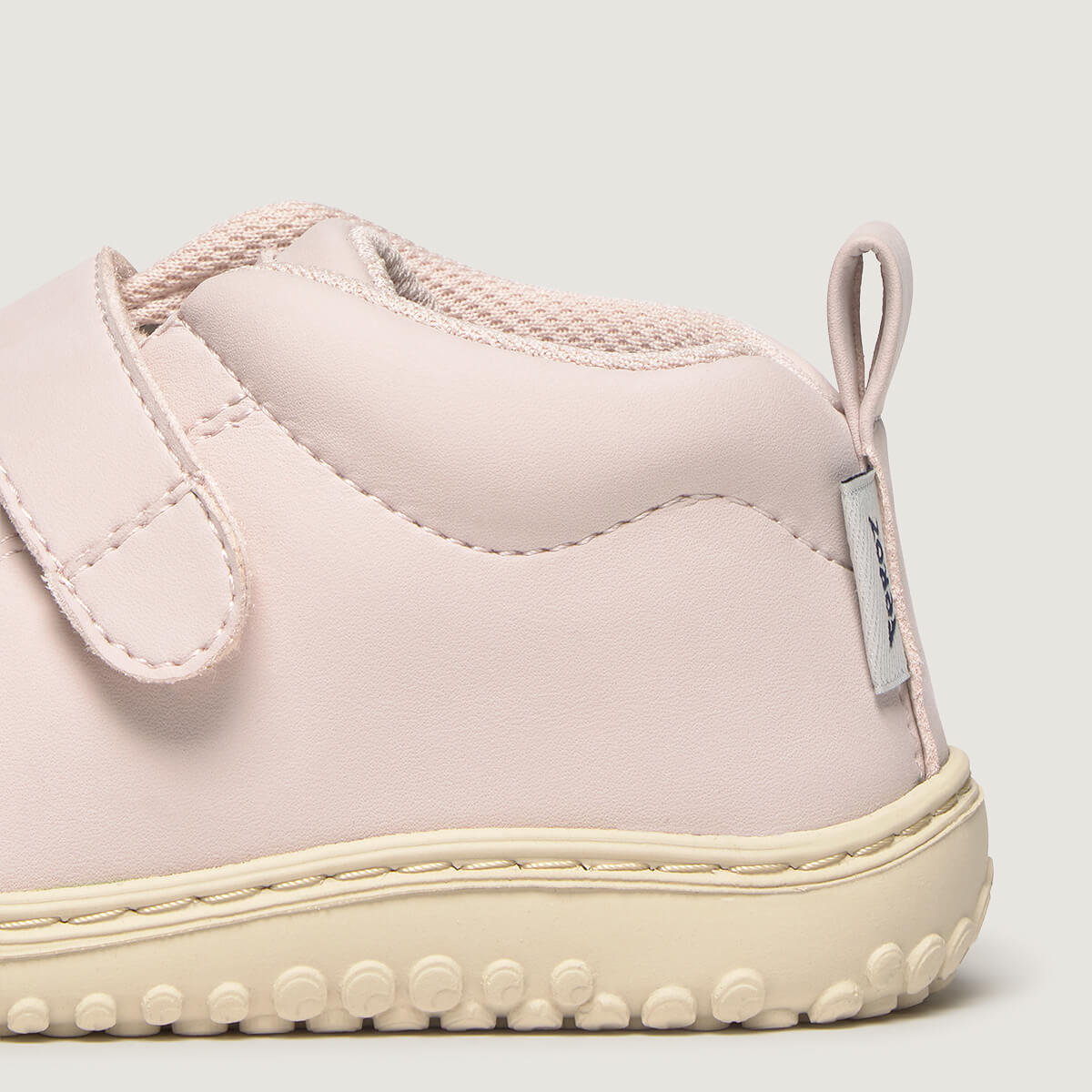 Detalle Liria Rocker | Rosa Palo Microfibra Nobuck