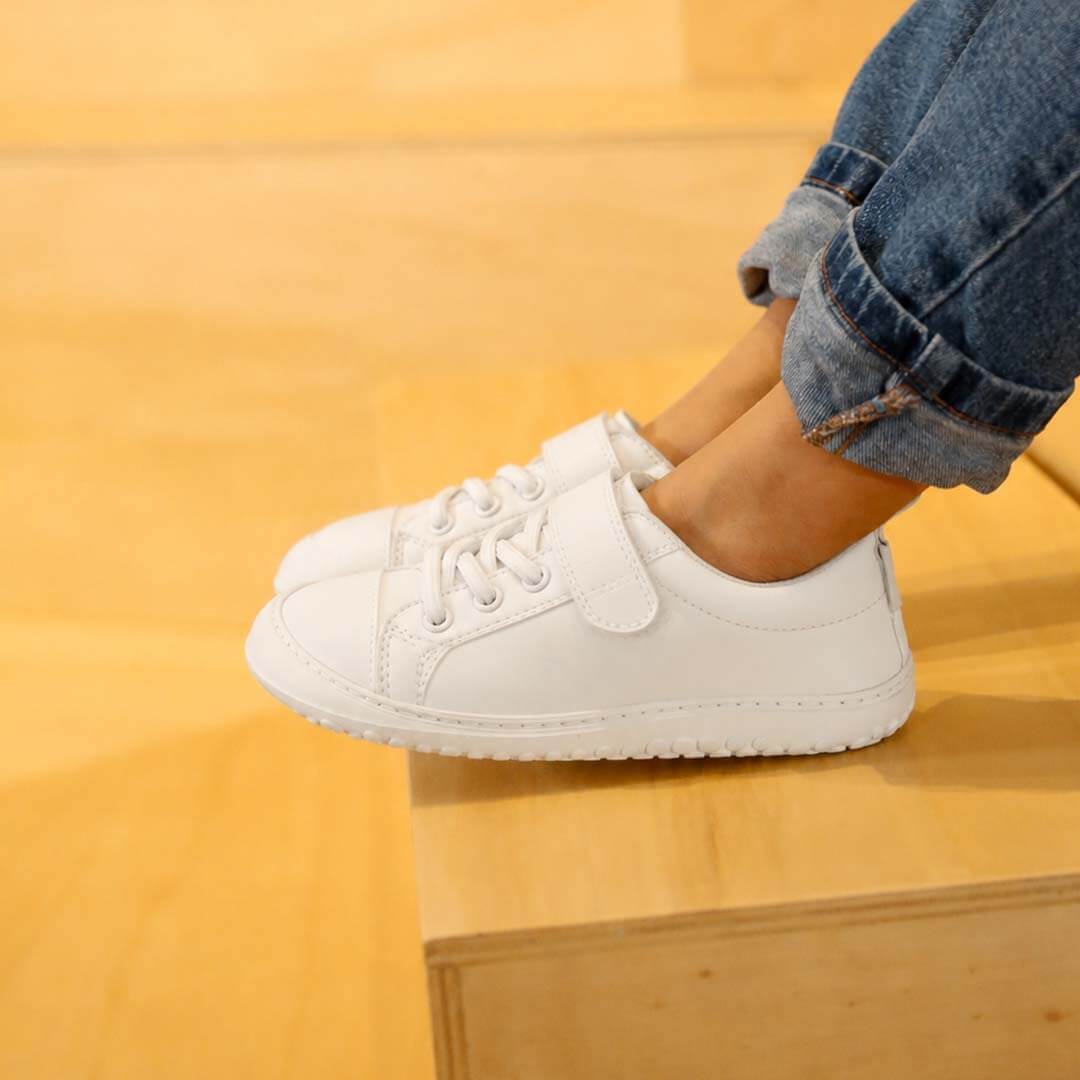 Lateral Paterna Escolar | Blanco Microfibra