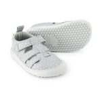 calzado verano infantil dibujo estampado original puntos topos color gris irta rocker ulises ss24 | Gris Ulises Microfibra